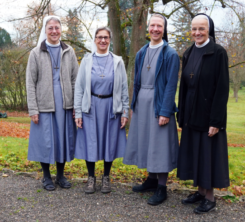 Provinzleitung von links nach rechts: Sr. Rita, Sr. Dorothea-Maria, Sr. Susanne (Provinzoberin), Sr. Benedicta-Maria